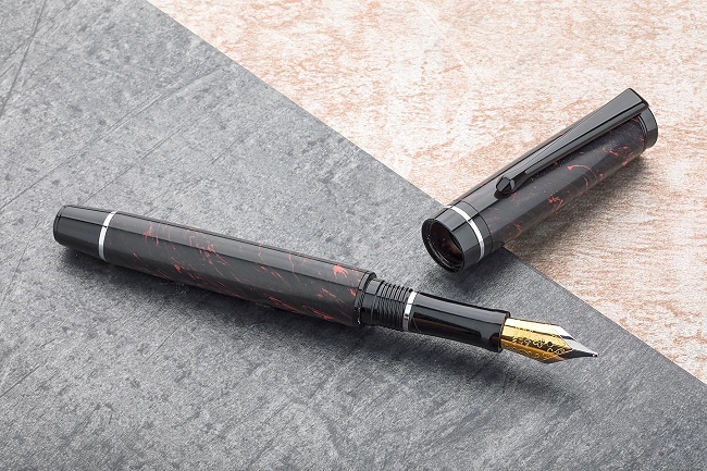 Cyclone fountain pen kit with black chrome fittings and chrome accents
